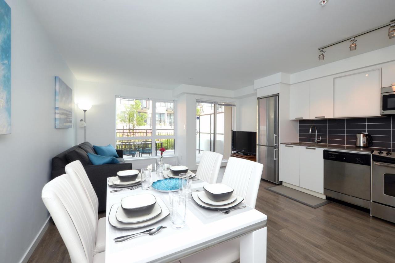 Gorgeous Old Town Condo With Patio And Parking! วิกตอเรีย ภายนอก รูปภาพ